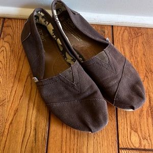 Women’s Size 9 Toms
